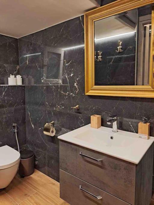 Royal Blue Grand Suite No 4 Piraeus Port Esterno foto